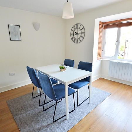 Stylish 2Br Flat - 2 Free Parking Spaces - Near Lgw Airport Crawley (West Sussex) Exterior foto