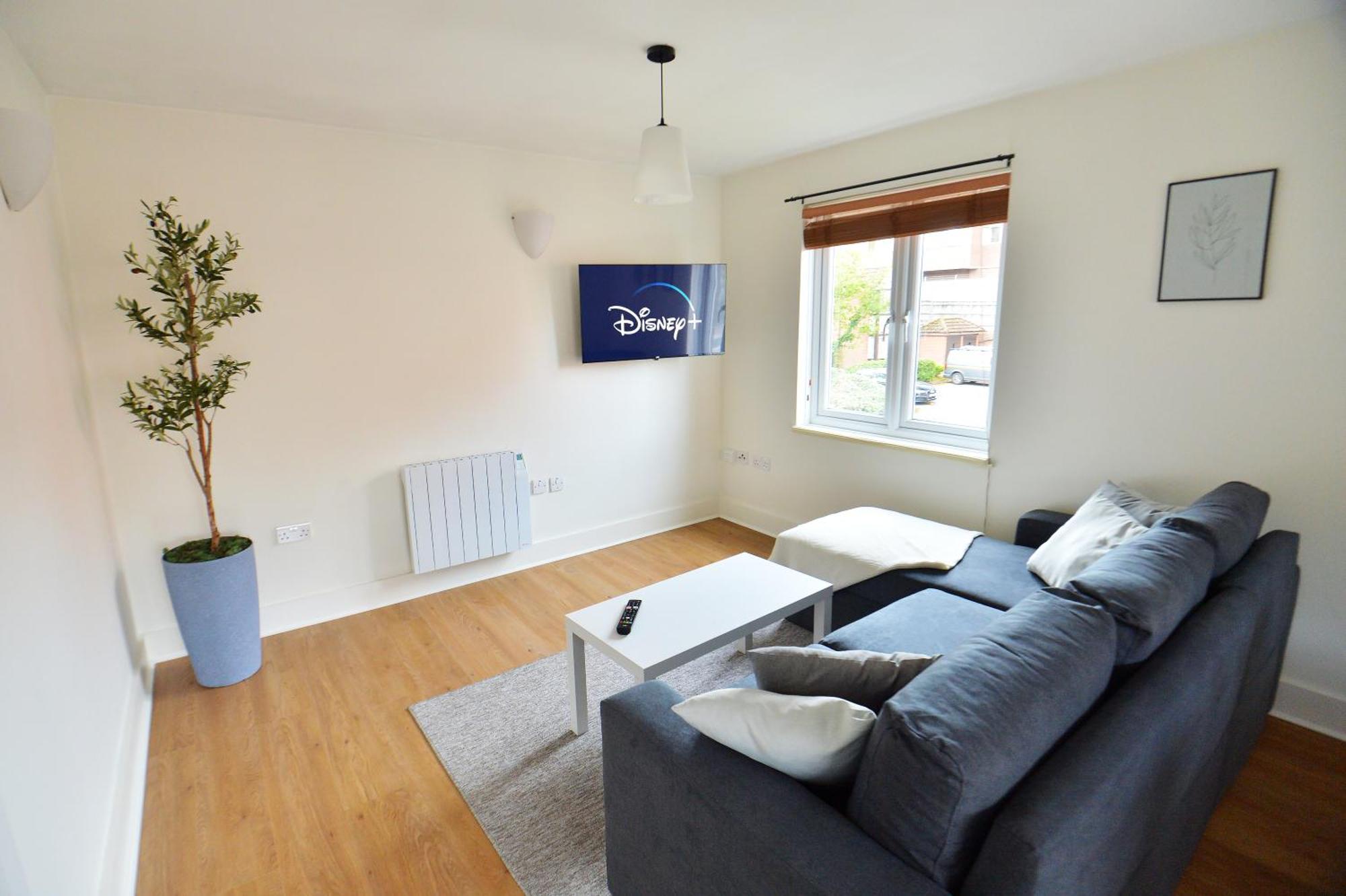 Stylish 2Br Flat - 2 Free Parking Spaces - Near Lgw Airport Crawley (West Sussex) Exterior foto