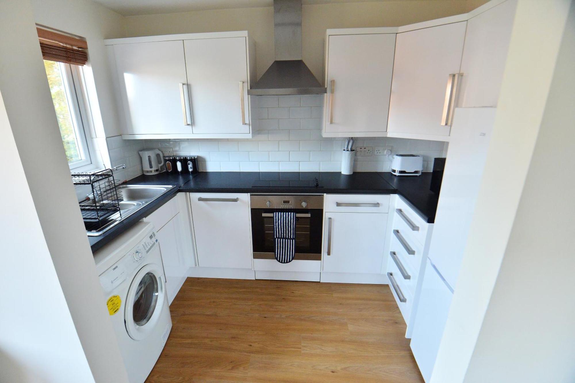Stylish 2Br Flat - 2 Free Parking Spaces - Near Lgw Airport Crawley (West Sussex) Exterior foto